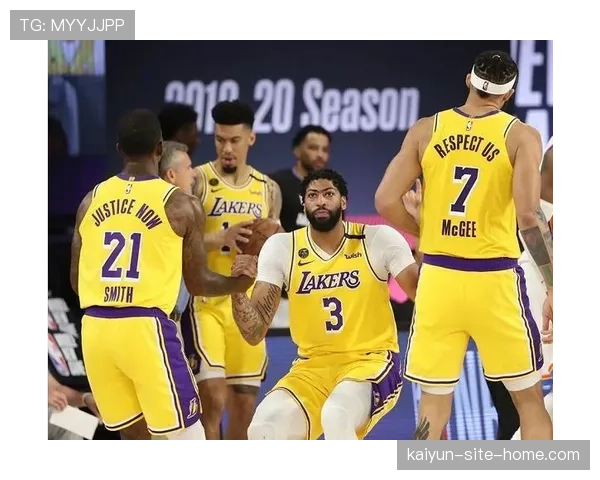 雷霆收官战彻底放飞自我 替补阵容试探性配合缺乏进攻渗透